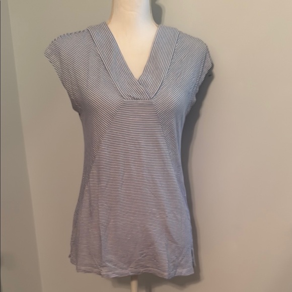 Jane and Delancey Tops - V neck blue & white nautical knit Blouse